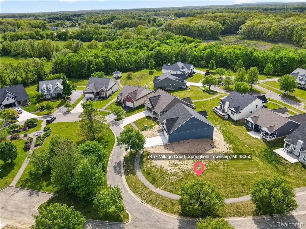 7457 Village Court Springfield Charter Township, MI 48350