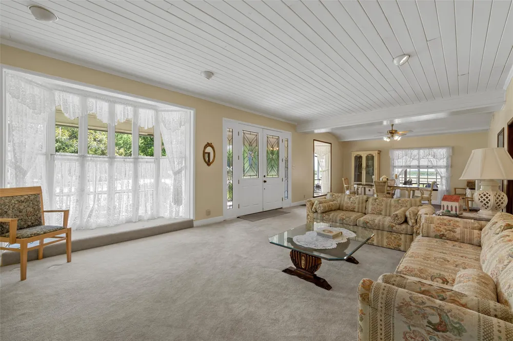 803 S Stallworth Rosebud, TX 76570