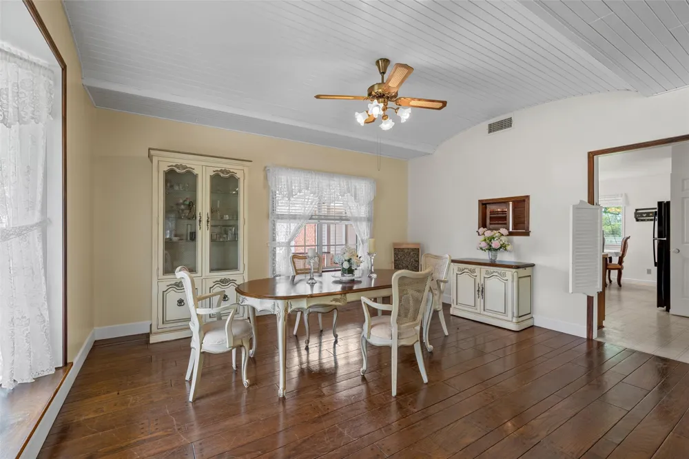 803 S Stallworth Rosebud, TX 76570