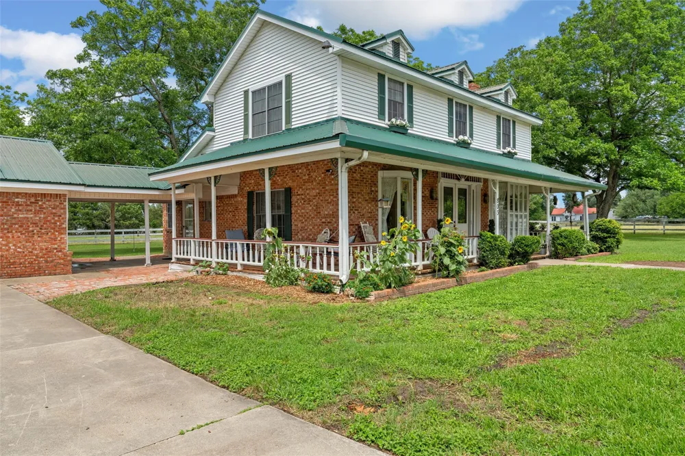 803 S Stallworth Rosebud, TX 76570