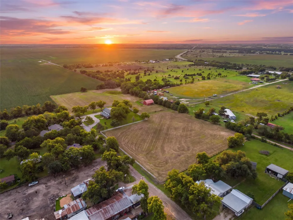 803 S Stallworth Rosebud, TX 76570