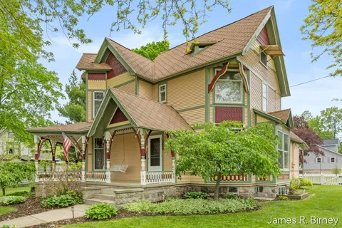 529 Avery Street