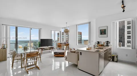 500 Brickell Ave #4102