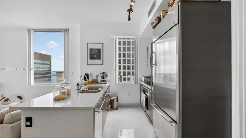 500 Brickell Ave #4102 Miami, FL 33131