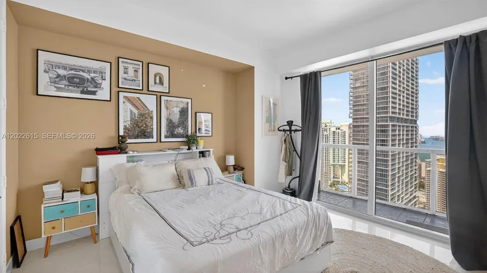 500 Brickell Ave #4102 Miami, FL 33131