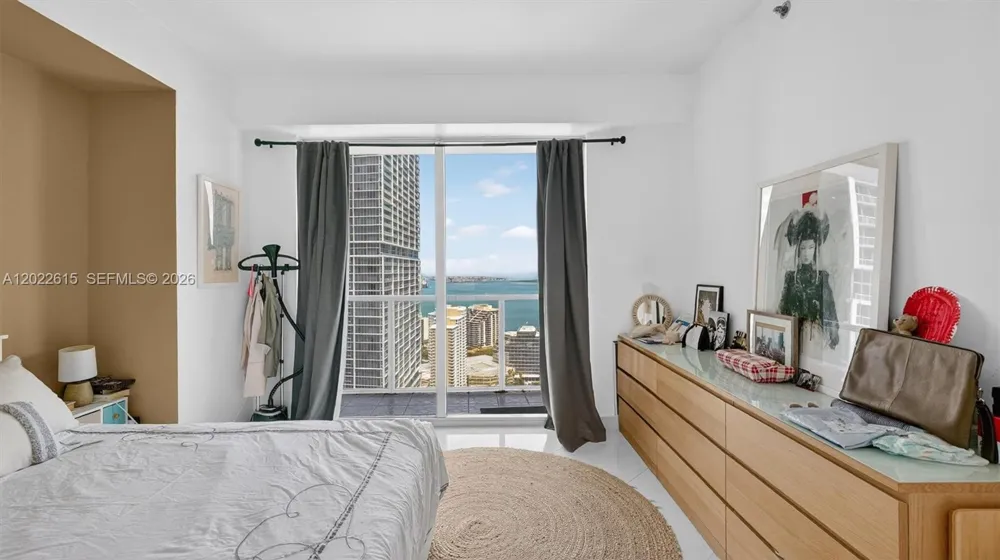 500 Brickell Ave #4102 Miami, FL 33131