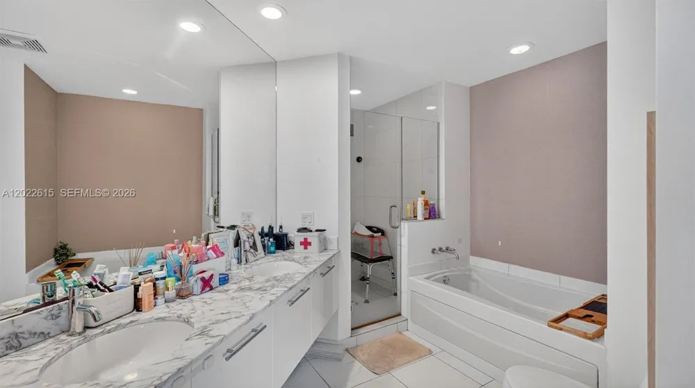 500 Brickell Ave #4102 Miami, FL 33131