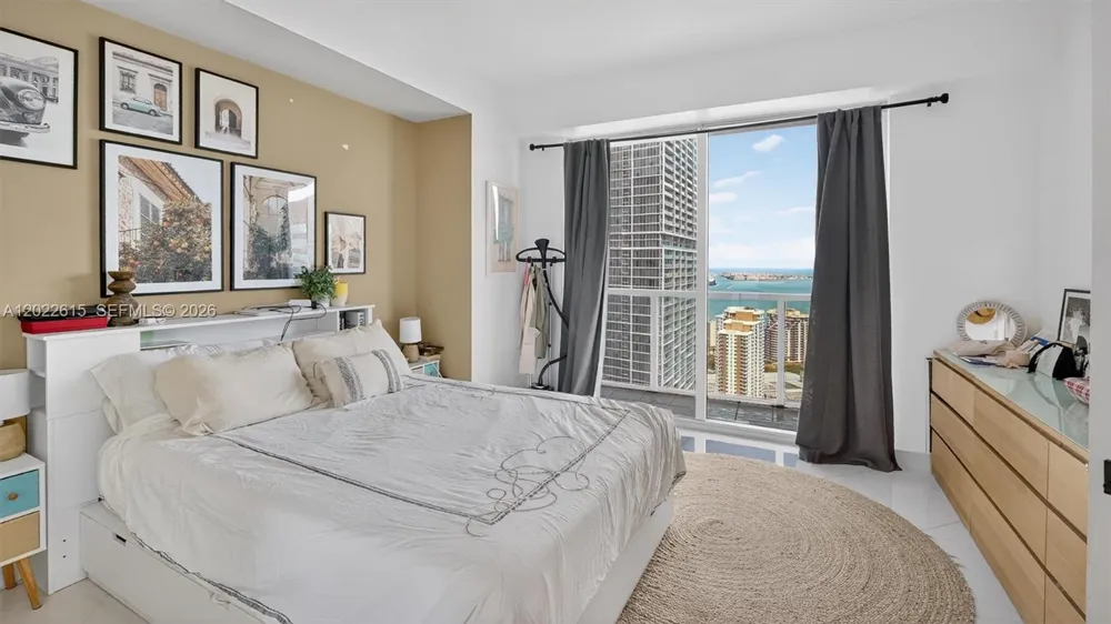 500 Brickell Ave #4102 Miami, FL 33131