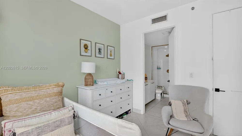 500 Brickell Ave #4102 Miami, FL 33131