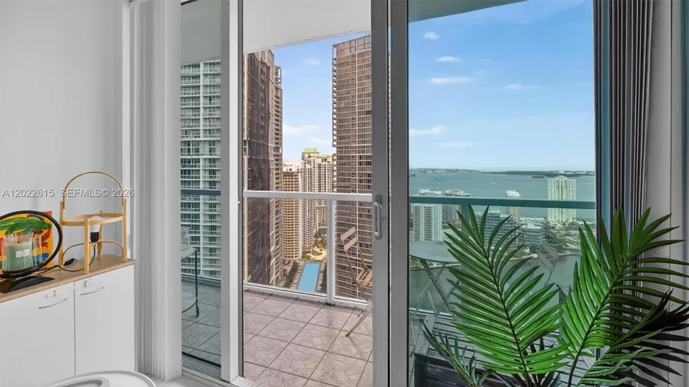 500 Brickell Ave #4102 Miami, FL 33131