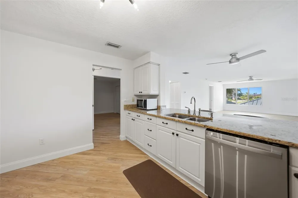 1477 PARK BEACH CIRCLE #13 Punta Gorda, FL 33950