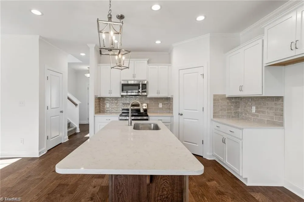 1675 Ashmead Lane Clemmons, NC 27012