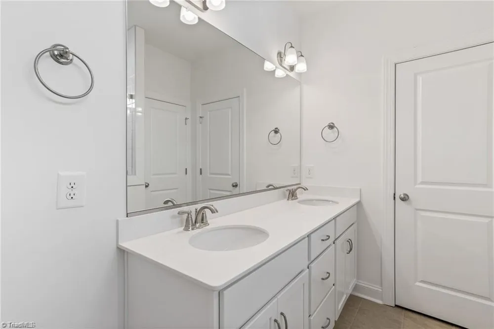 1675 Ashmead Lane Clemmons, NC 27012