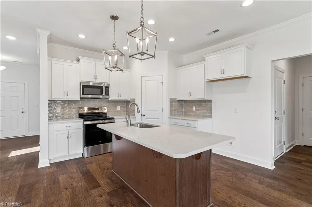 1675 Ashmead Lane Clemmons, NC 27012