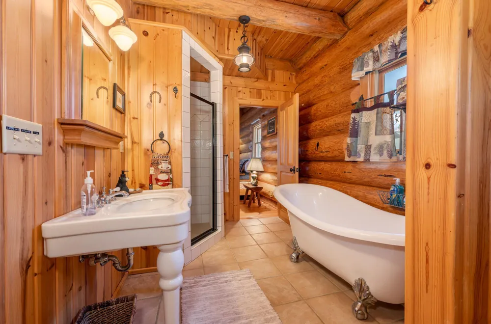 51748 Pine Point Lane Bigfork, MN 56628
