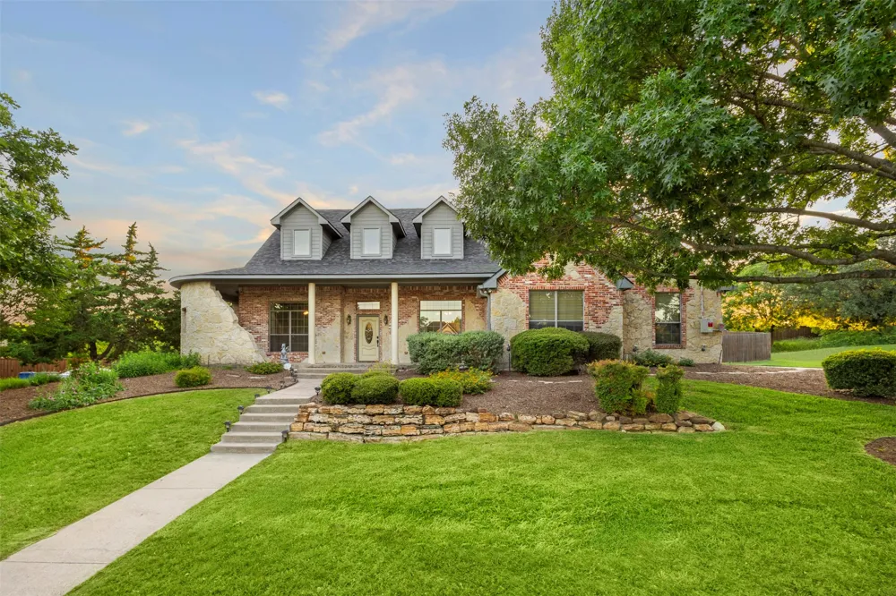 105 Country Ridge Court Red Oak, TX 75154