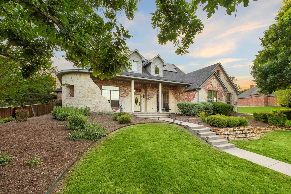 105 Country Ridge Court Red Oak, TX 75154