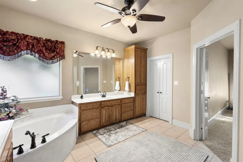 105 Country Ridge Court Red Oak, TX 75154
