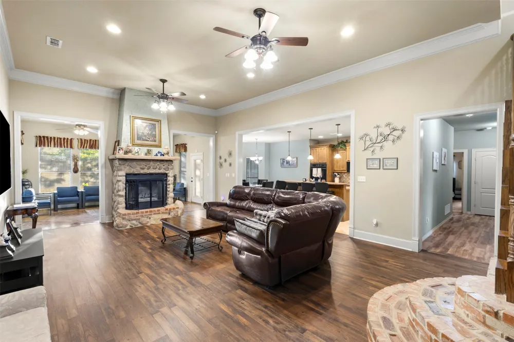 105 Country Ridge Court Red Oak, TX 75154