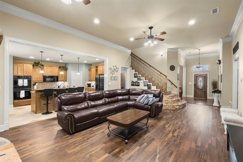 105 Country Ridge Court Red Oak, TX 75154