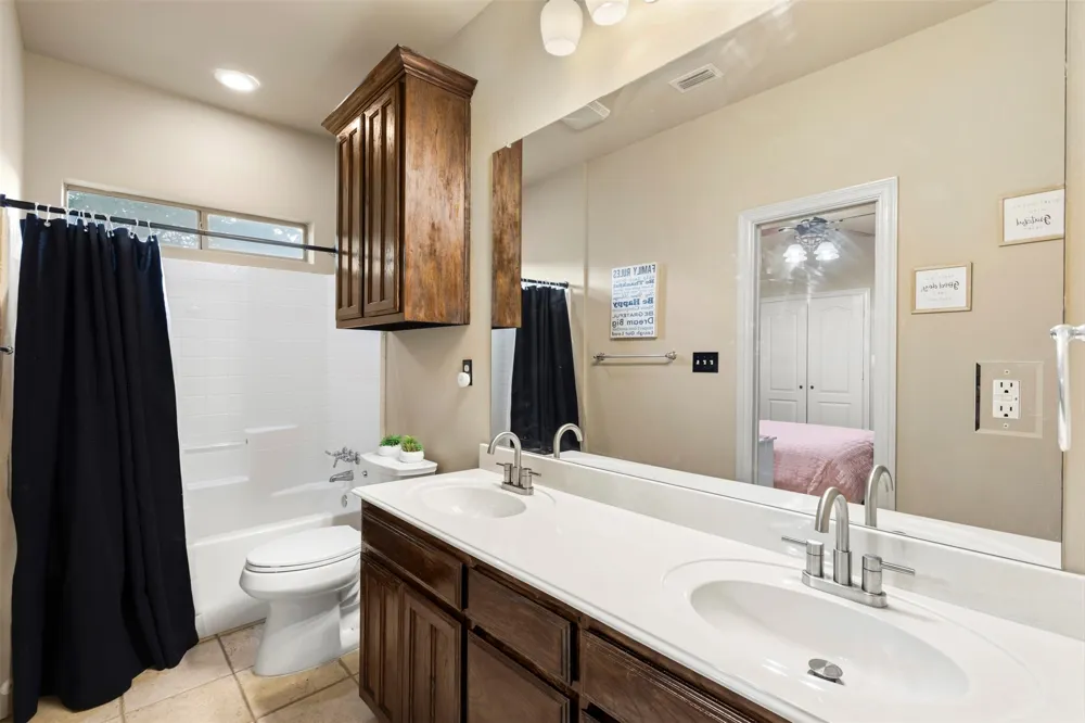 105 Country Ridge Court Red Oak, TX 75154