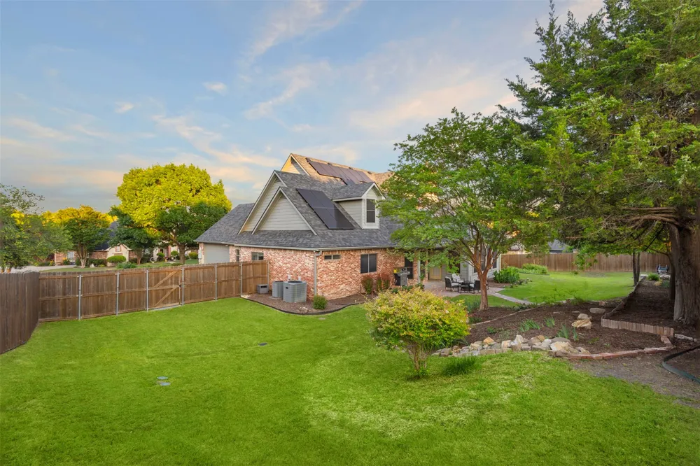 105 Country Ridge Court Red Oak, TX 75154