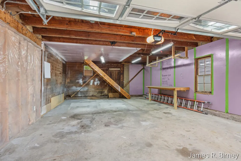 529 Avery Street Lowell City, MI 49331