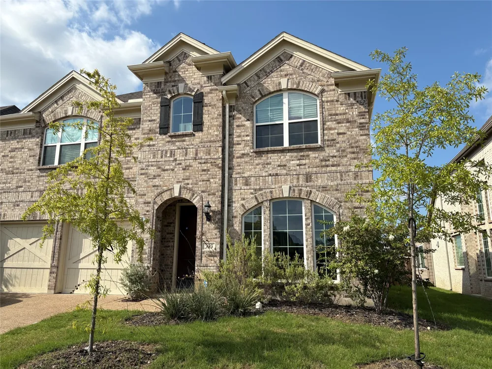 323 Butternut Way Irving, TX 75063