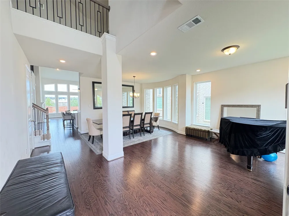 323 Butternut Way Irving, TX 75063