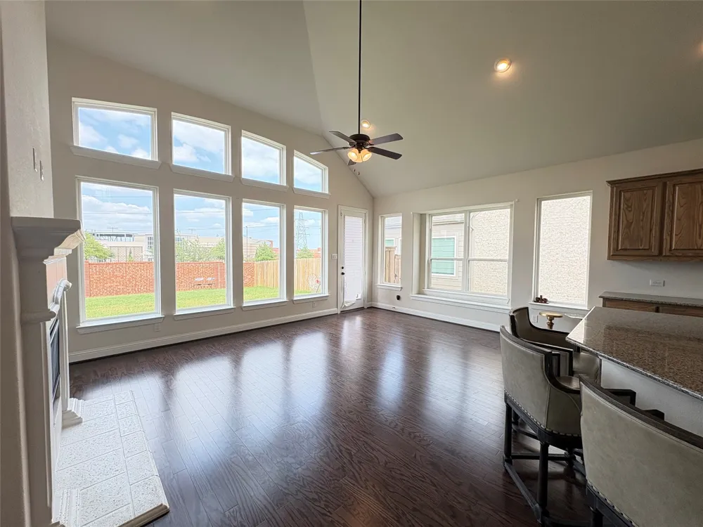 323 Butternut Way Irving, TX 75063