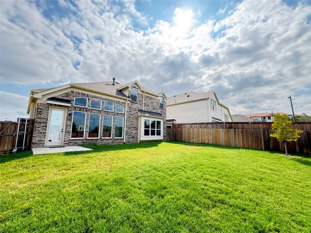 323 Butternut Way Irving, TX 75063