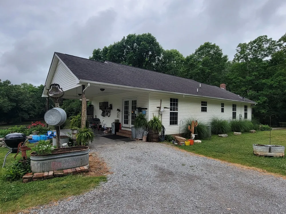 1089 Jim Clark Rd Erin, TN 37061