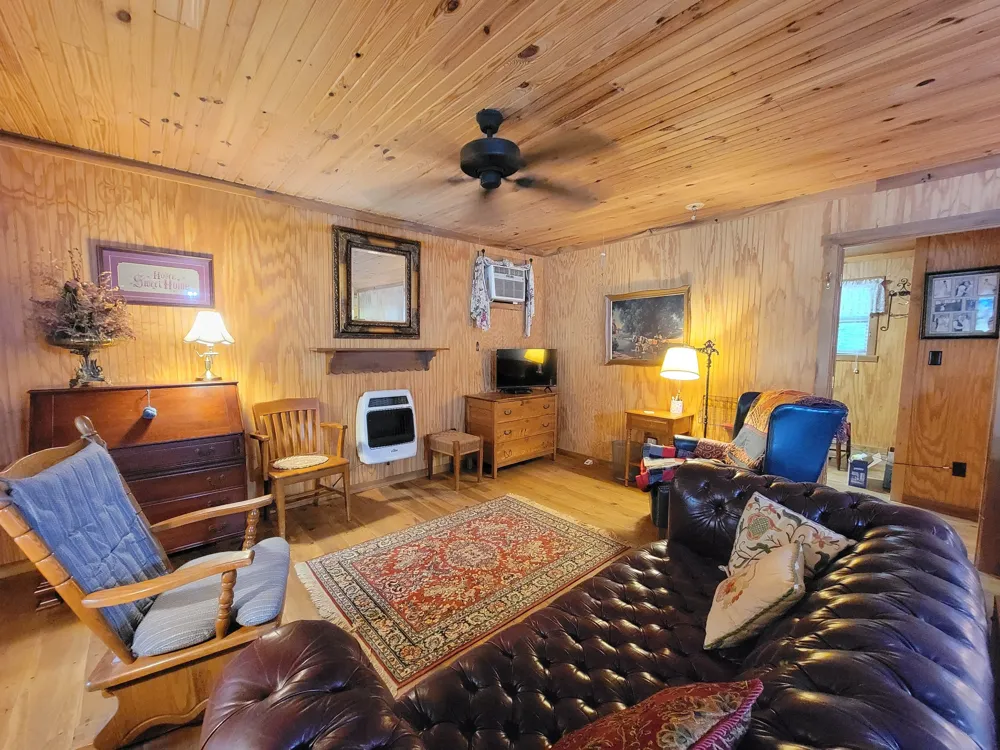 1089 Jim Clark Rd Erin, TN 37061