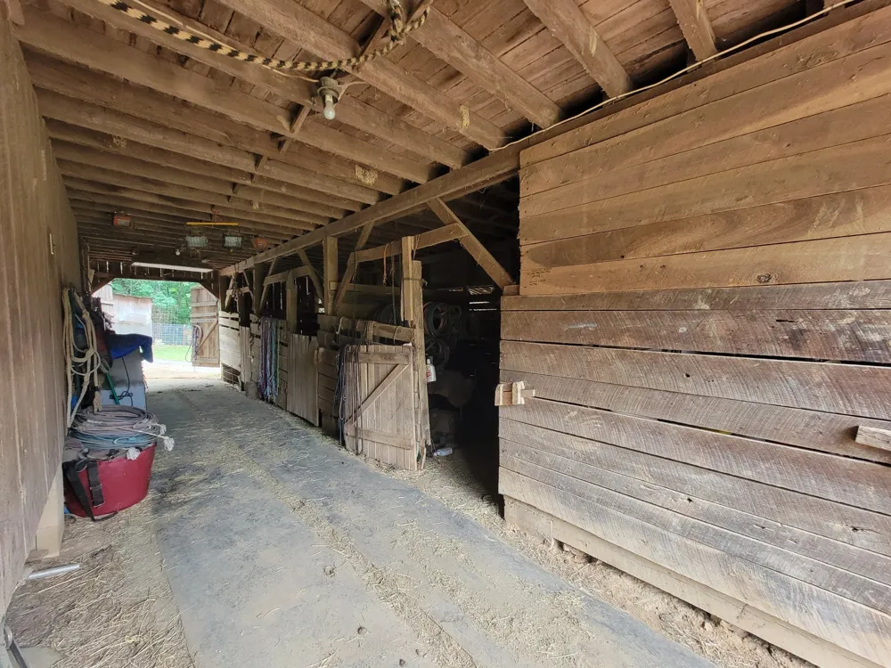 1089 Jim Clark Rd Erin, TN 37061