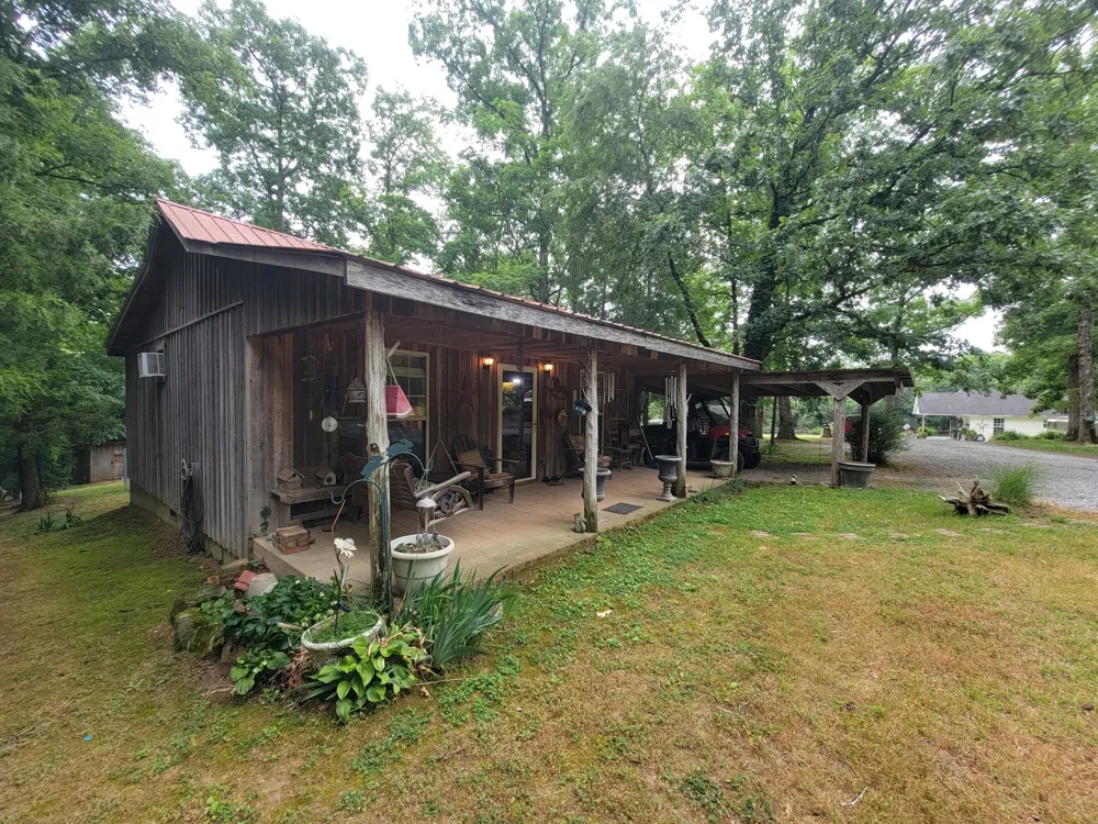 1089 Jim Clark Rd Erin, TN 37061