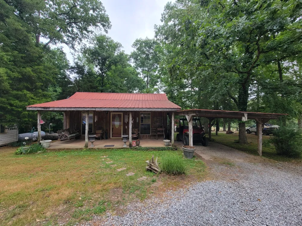 1089 Jim Clark Rd Erin, TN 37061