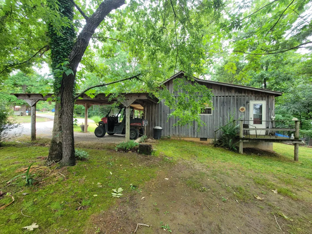 1089 Jim Clark Rd Erin, TN 37061