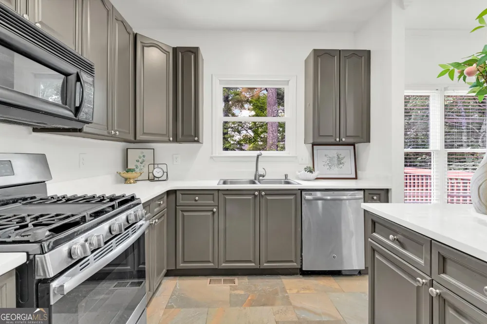 5422 Pepperbush CT Sugar Hill, GA 30518