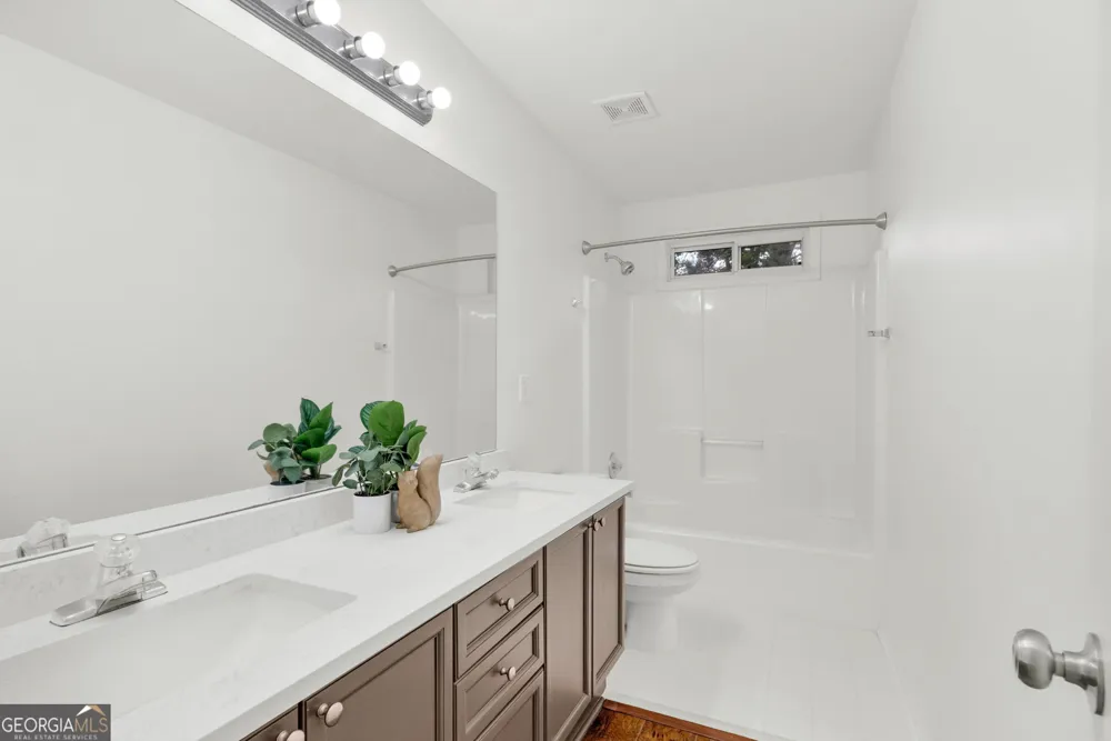 5422 Pepperbush CT Sugar Hill, GA 30518