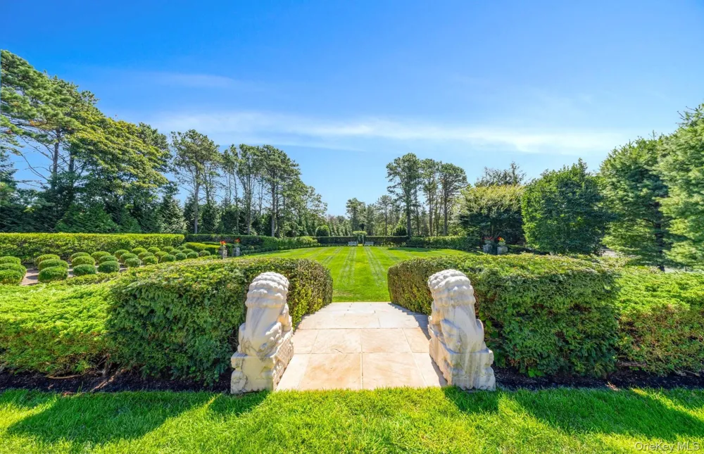 20 Hillside Road Southampton, NY 11968