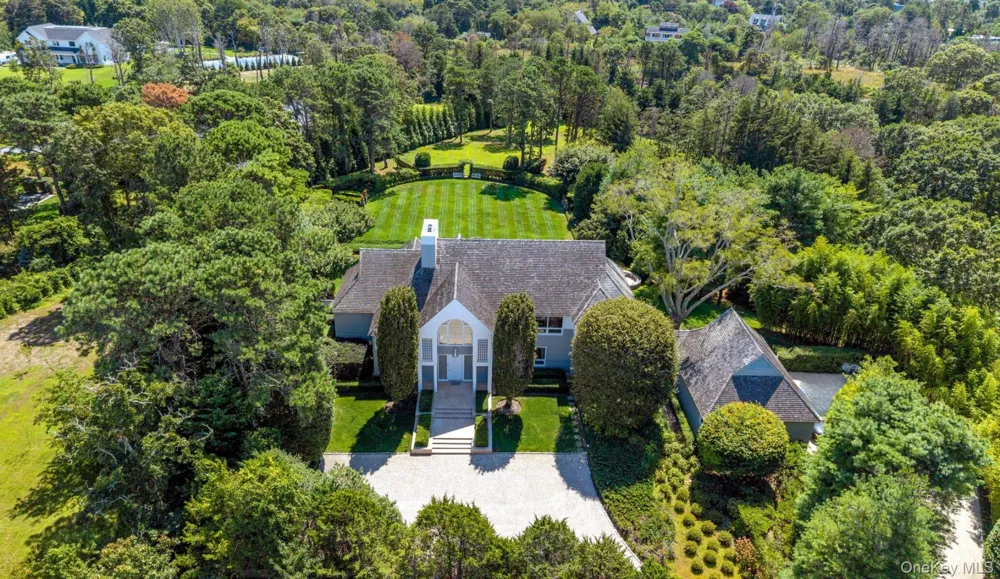 20 Hillside Road Southampton, NY 11968