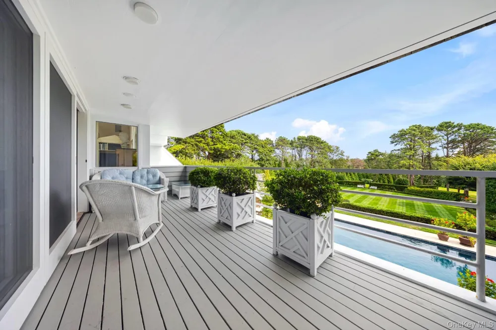 20 Hillside Road Southampton, NY 11968