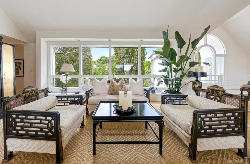 20 Hillside Road Southampton, NY 11968