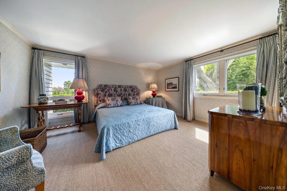 20 Hillside Road Southampton, NY 11968