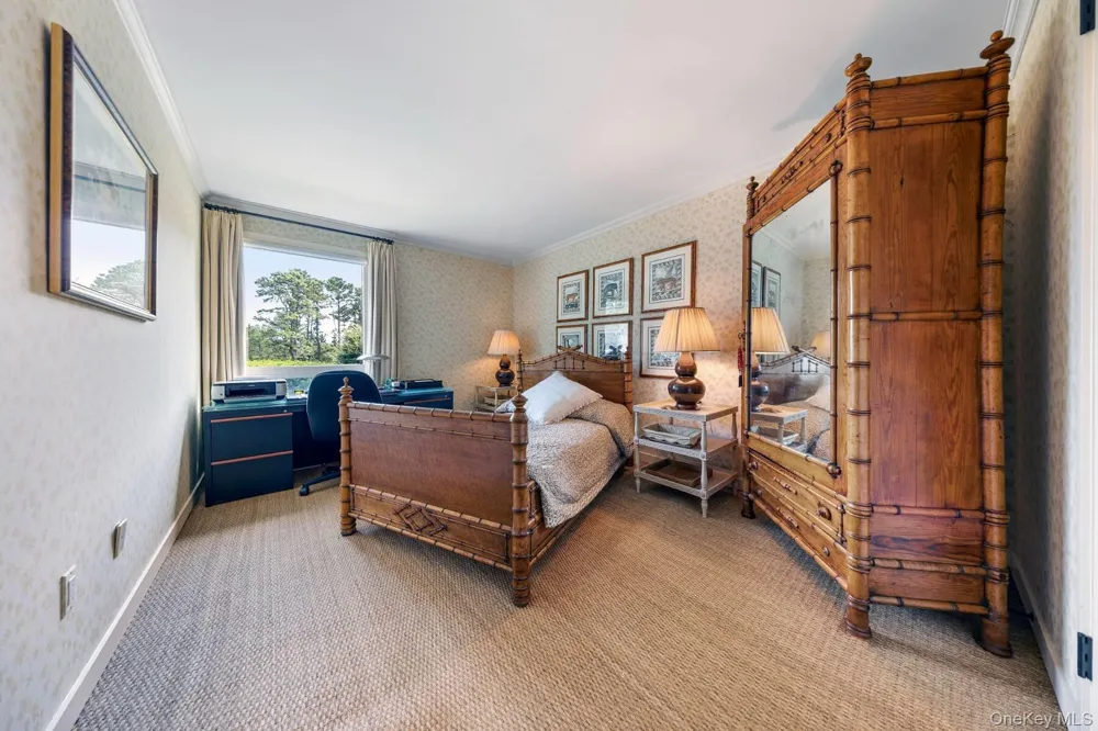 20 Hillside Road Southampton, NY 11968