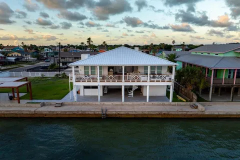 204 Bayshore Dr.