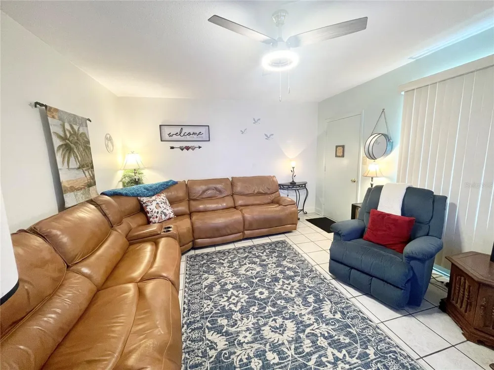 1600 W LAKE PARKER DRIVE #B4 Lakeland, FL 33805