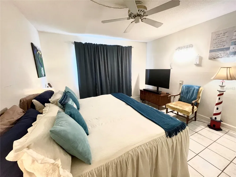 1600 W LAKE PARKER DRIVE #B4 Lakeland, FL 33805