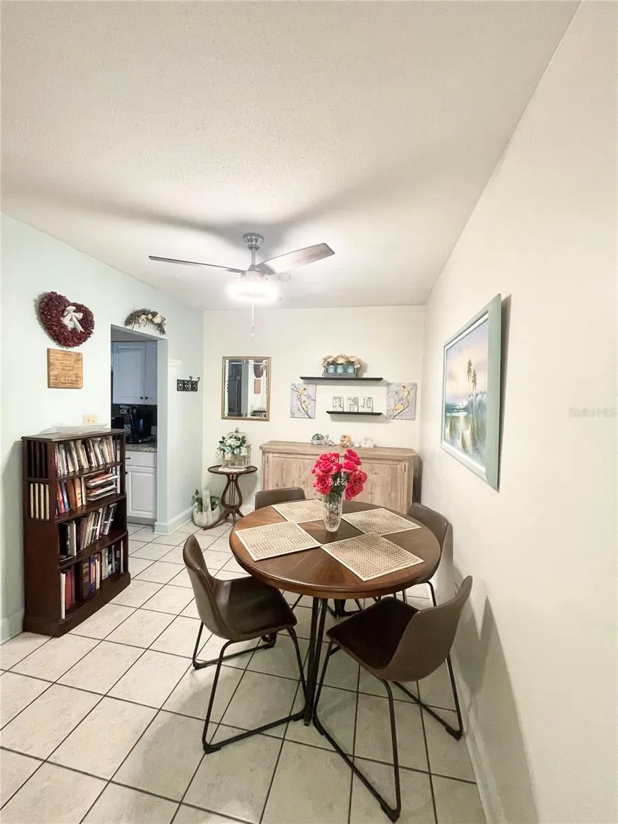 1600 W LAKE PARKER DRIVE #B4 Lakeland, FL 33805