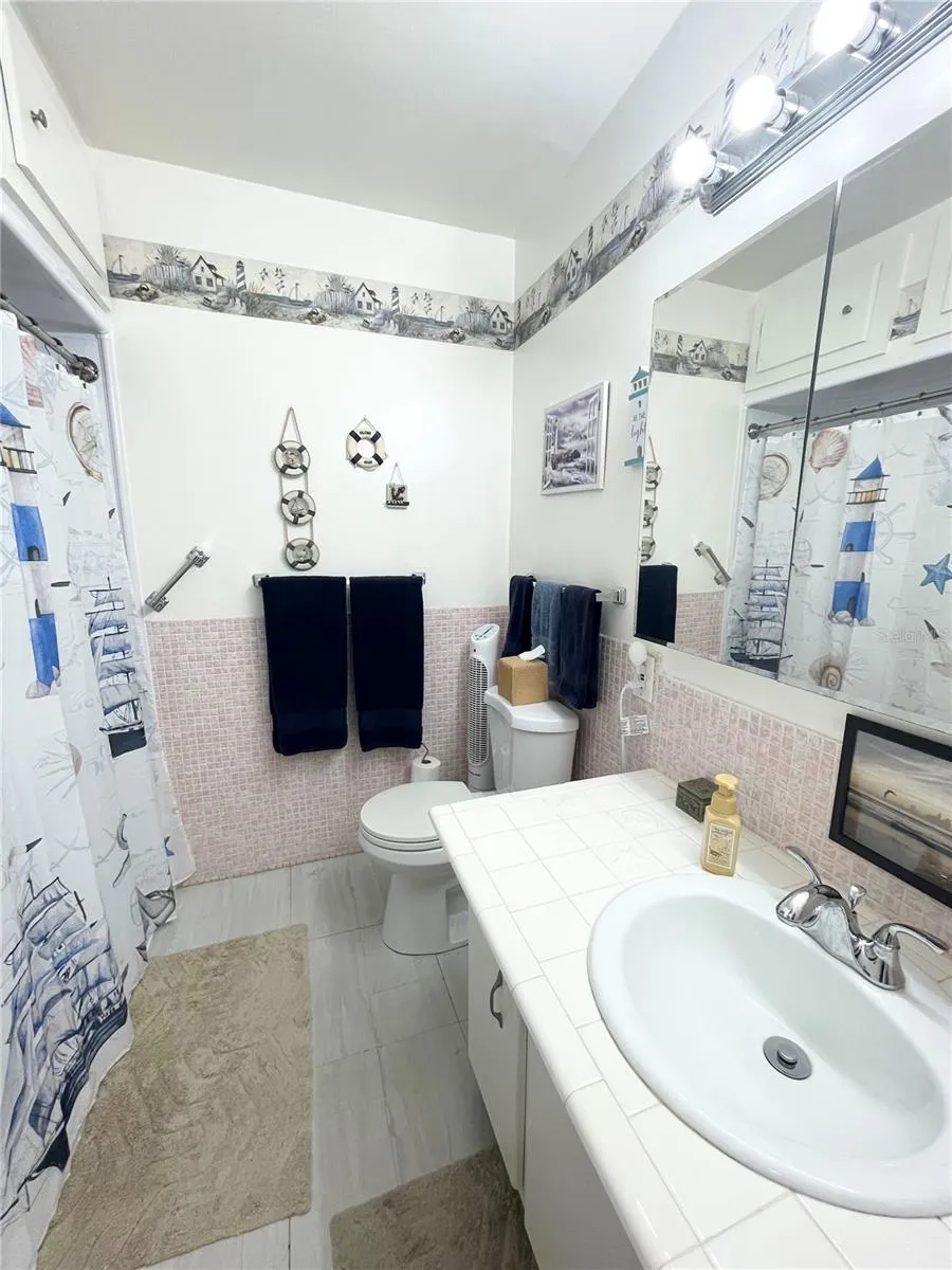 1600 W LAKE PARKER DRIVE #B4 Lakeland, FL 33805